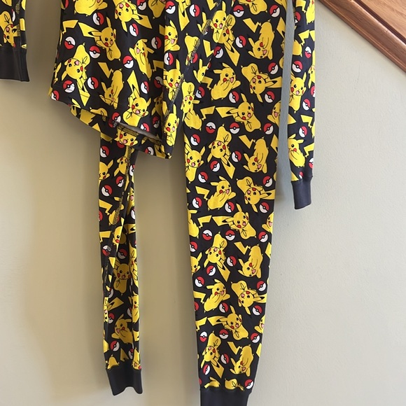 Hanna Andersonson Pokémon PJ’s Size 10 Brown, Yellow, Red New With Tag - Picture 4 of 6